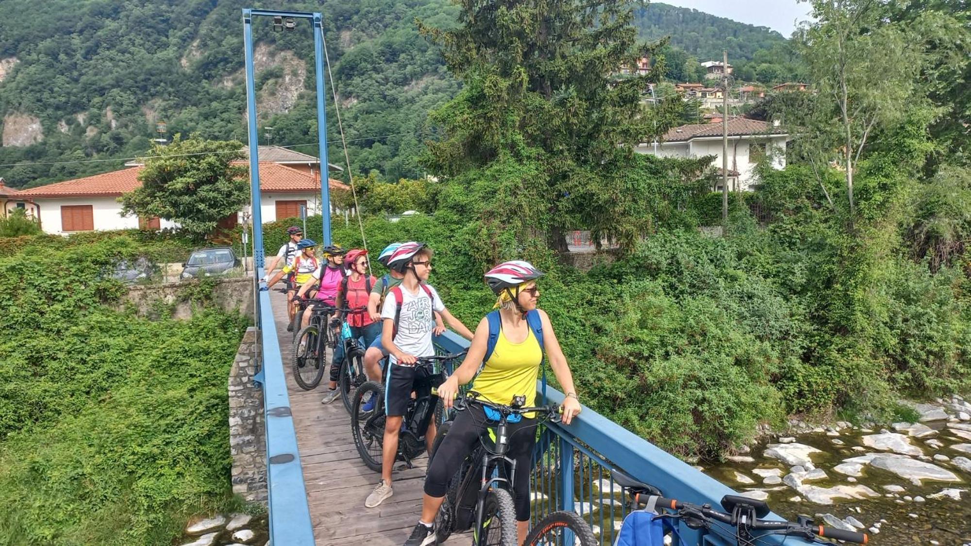 B&Bike Como Lake Castelmarte Exterior photo